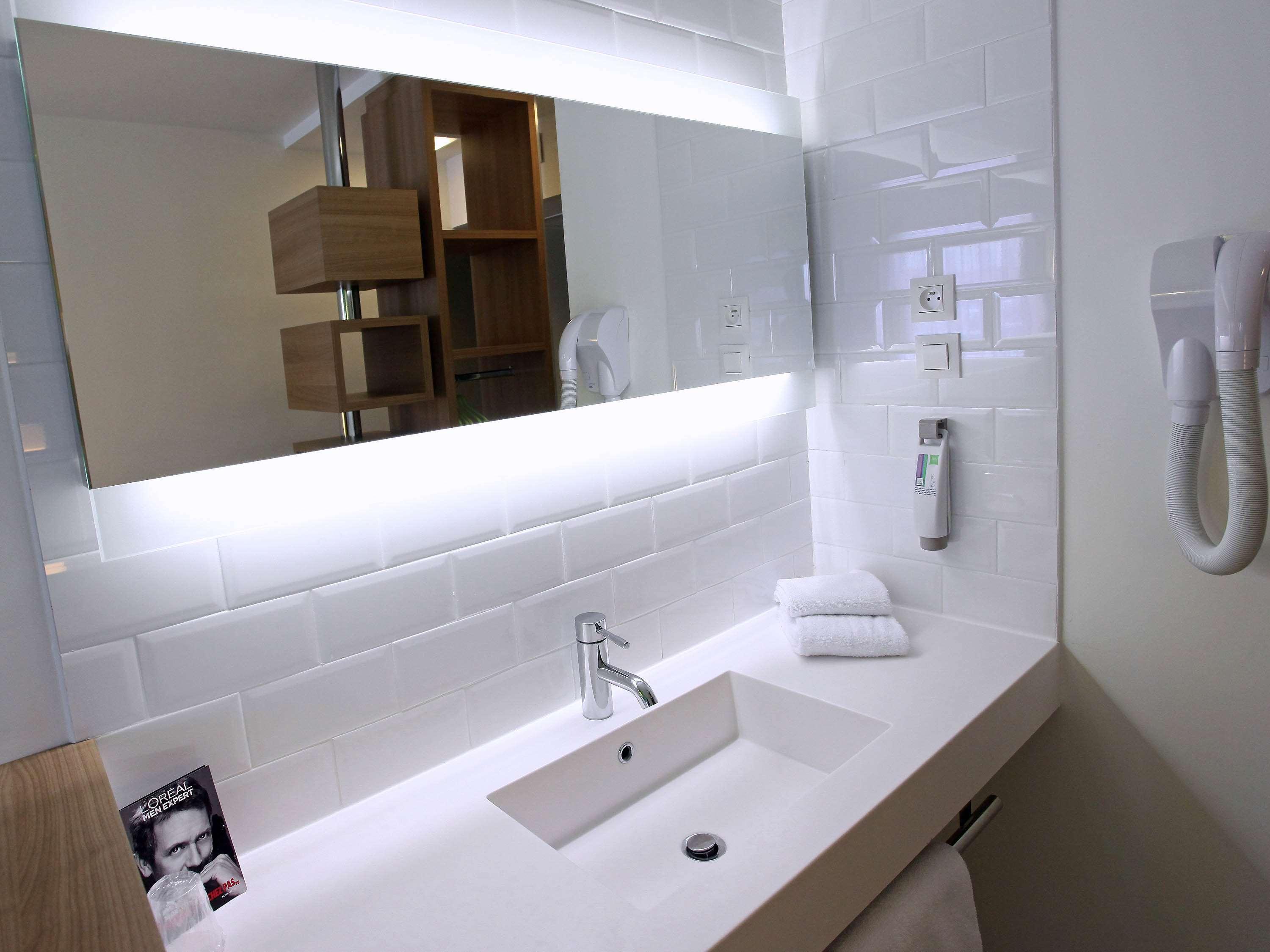 Ibis Styles Nimes Gare Centre Hotel Exterior photo
