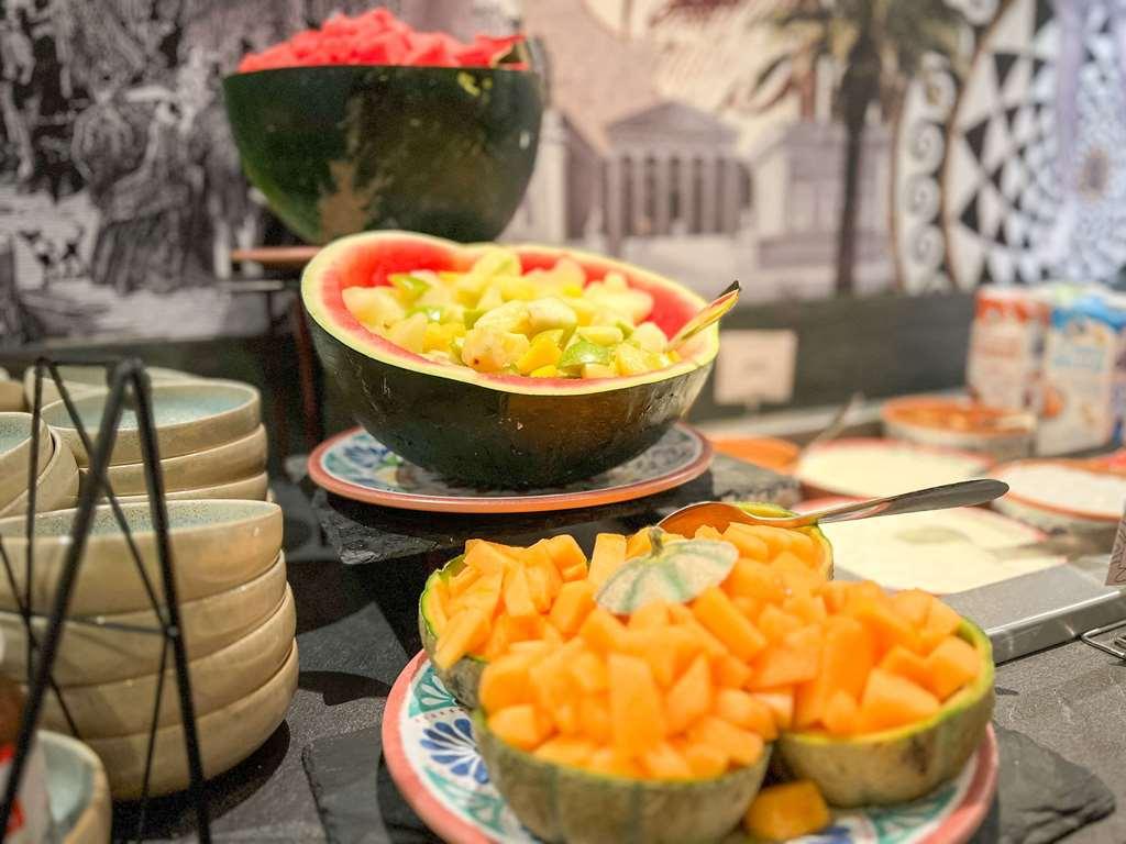 Ibis Styles Nimes Gare Centre Hotel Restaurant photo